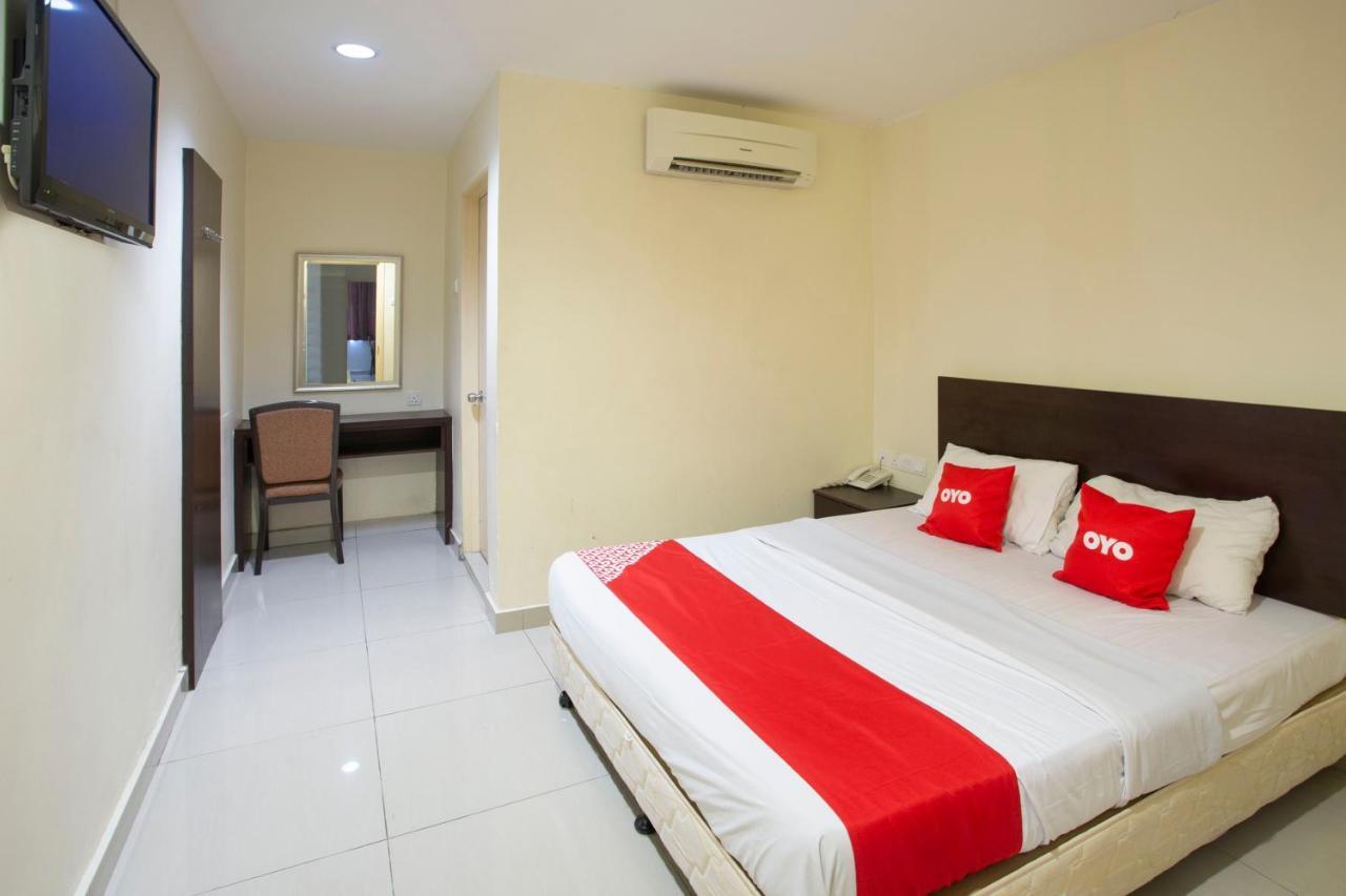 Oyo 89966 Green World Hotel @ Seri Putra Kajang Zewnętrze zdjęcie