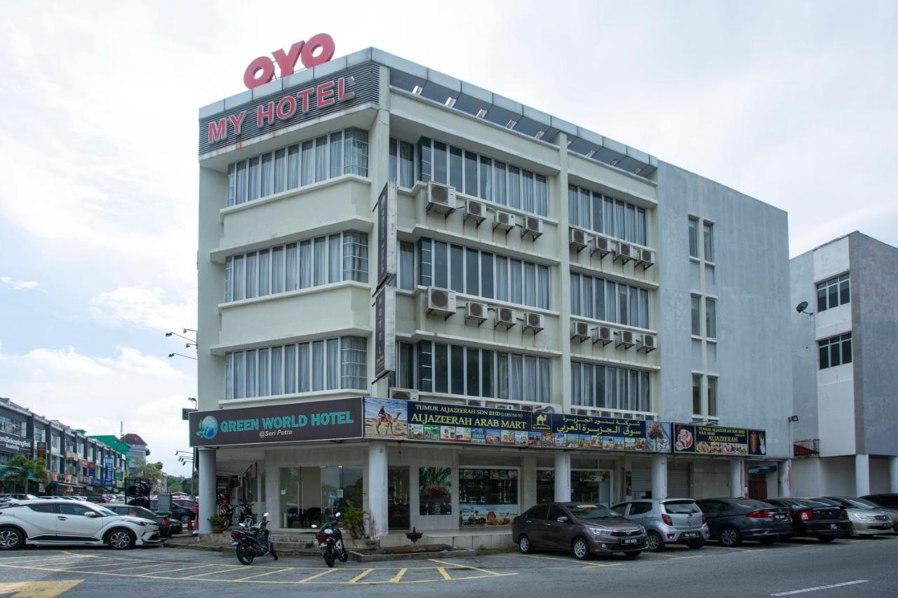 Oyo 89966 Green World Hotel @ Seri Putra Kajang Zewnętrze zdjęcie