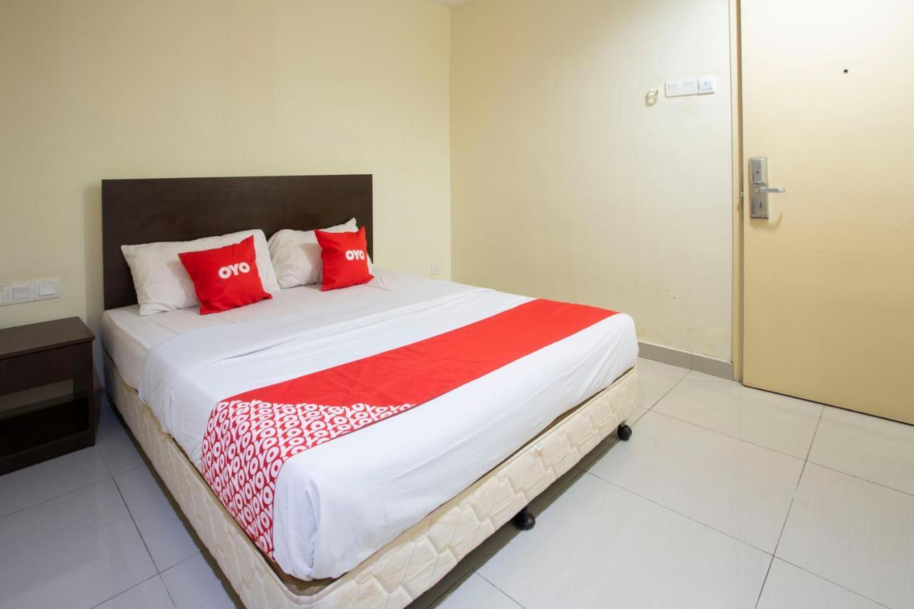 Oyo 89966 Green World Hotel @ Seri Putra Kajang Zewnętrze zdjęcie