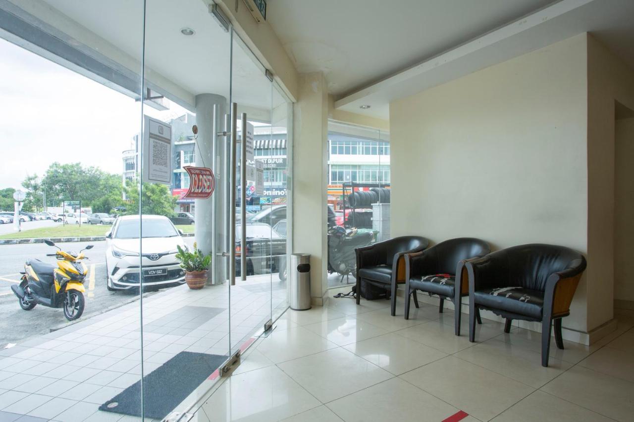 Oyo 89966 Green World Hotel @ Seri Putra Kajang Zewnętrze zdjęcie