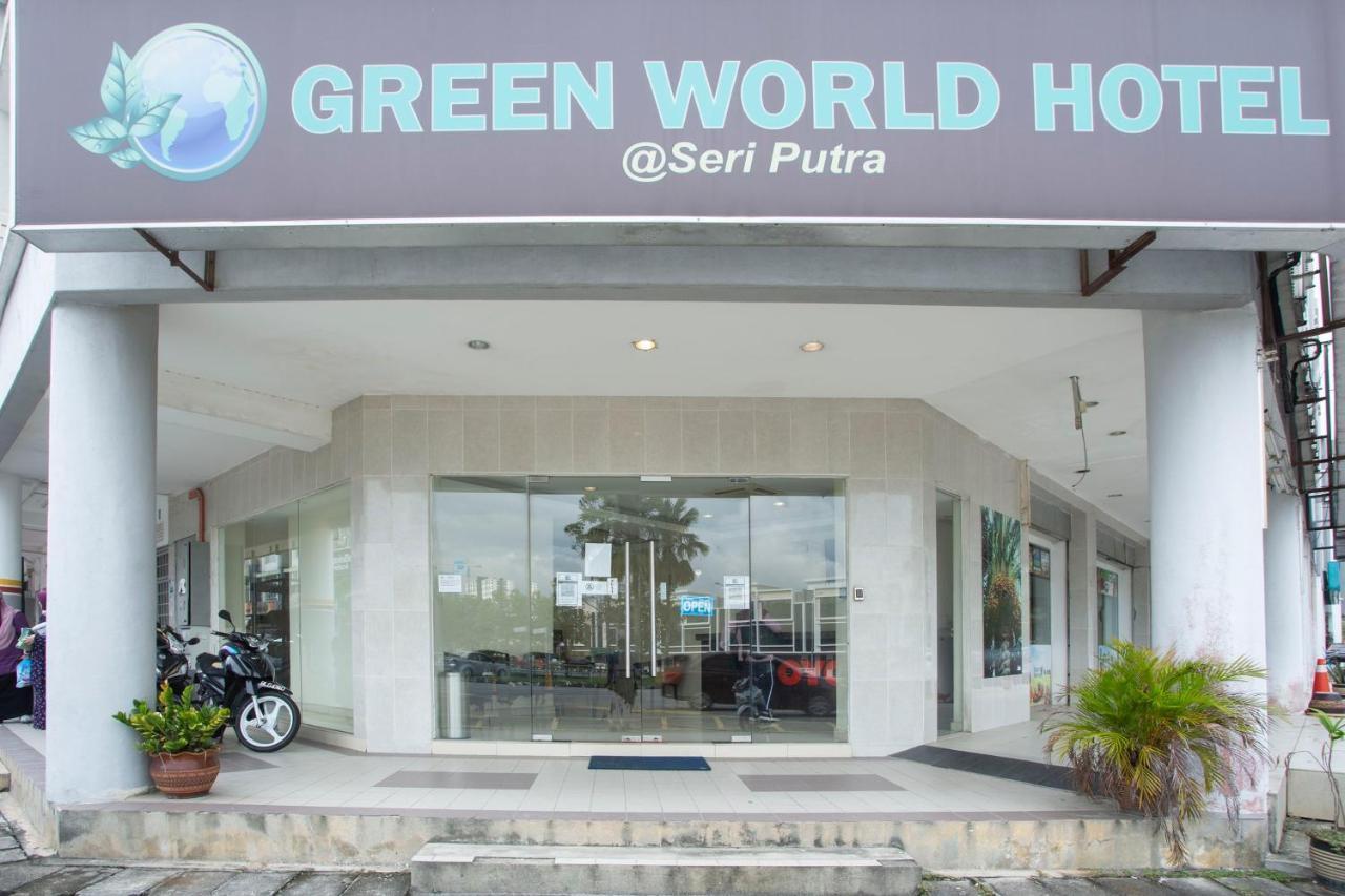 Oyo 89966 Green World Hotel @ Seri Putra Kajang Zewnętrze zdjęcie