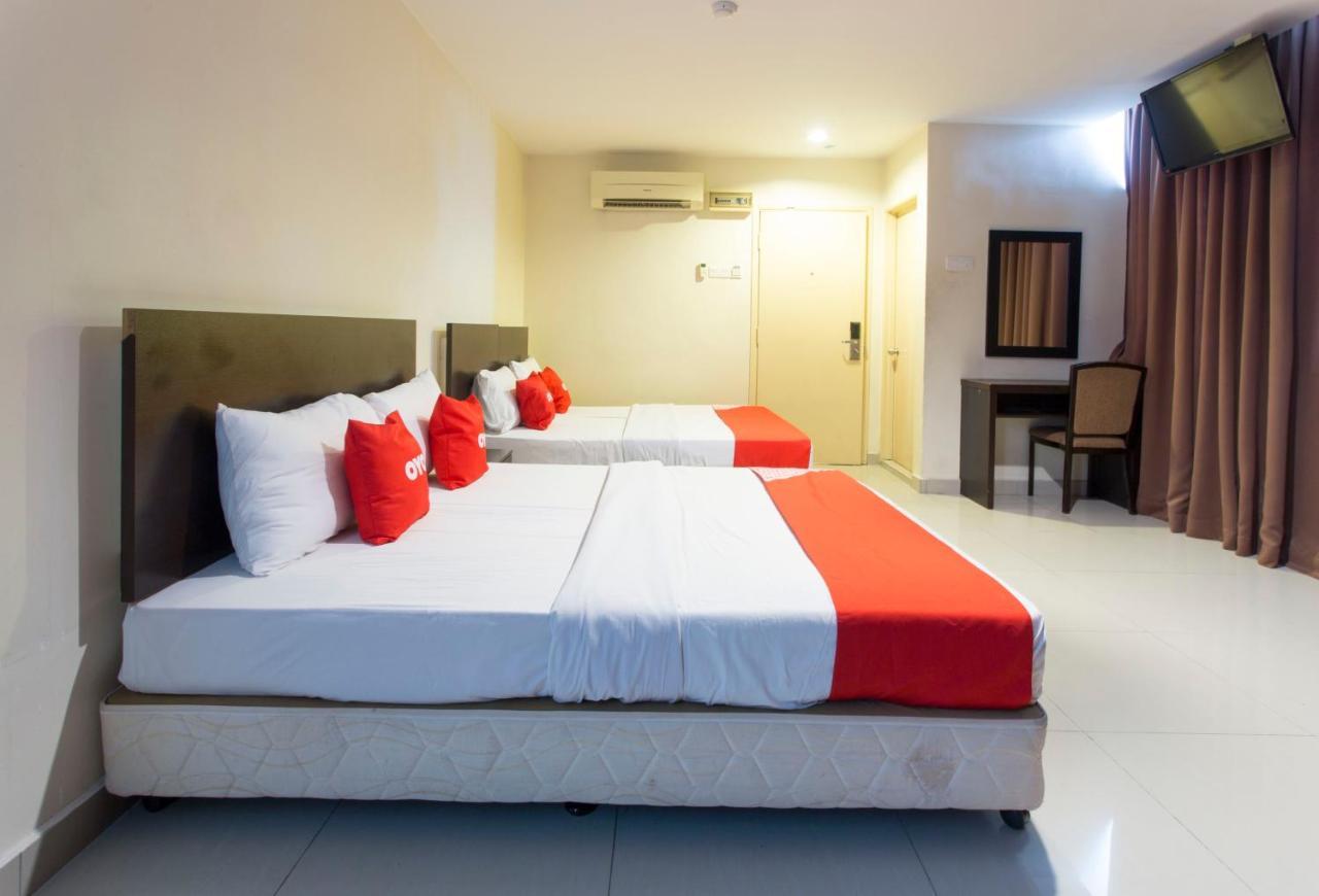 Oyo 89966 Green World Hotel @ Seri Putra Kajang Zewnętrze zdjęcie