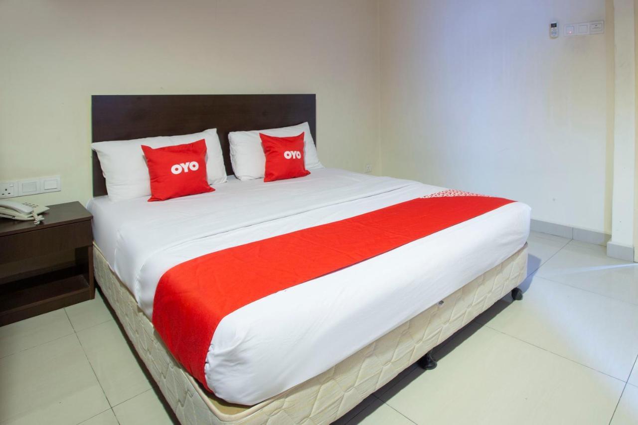 Oyo 89966 Green World Hotel @ Seri Putra Kajang Zewnętrze zdjęcie