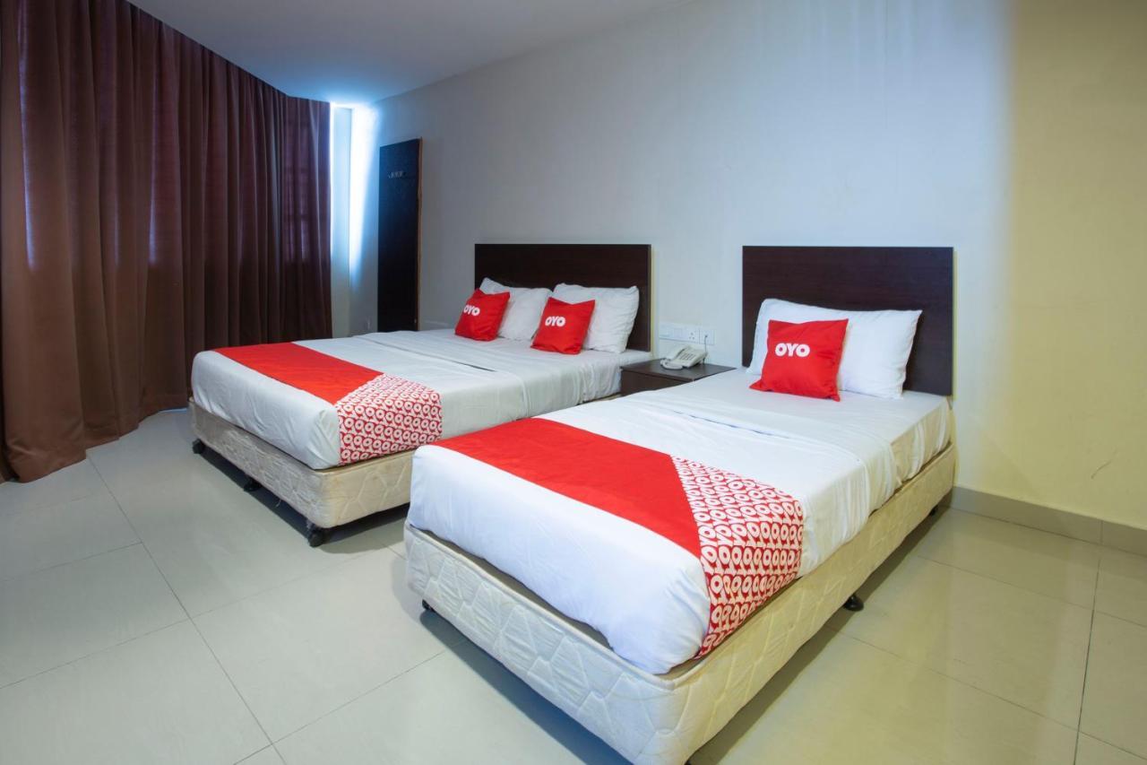 Oyo 89966 Green World Hotel @ Seri Putra Kajang Zewnętrze zdjęcie