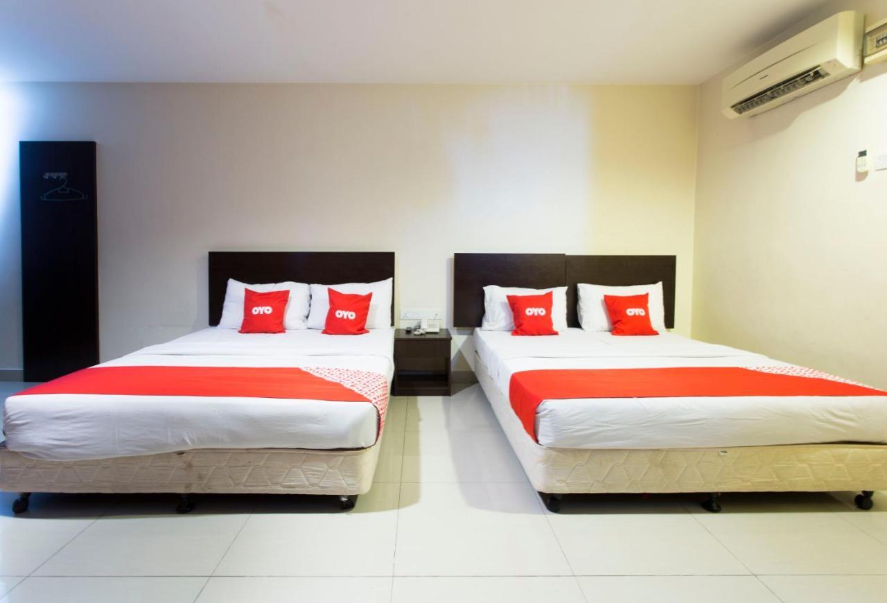 Oyo 89966 Green World Hotel @ Seri Putra Kajang Zewnętrze zdjęcie