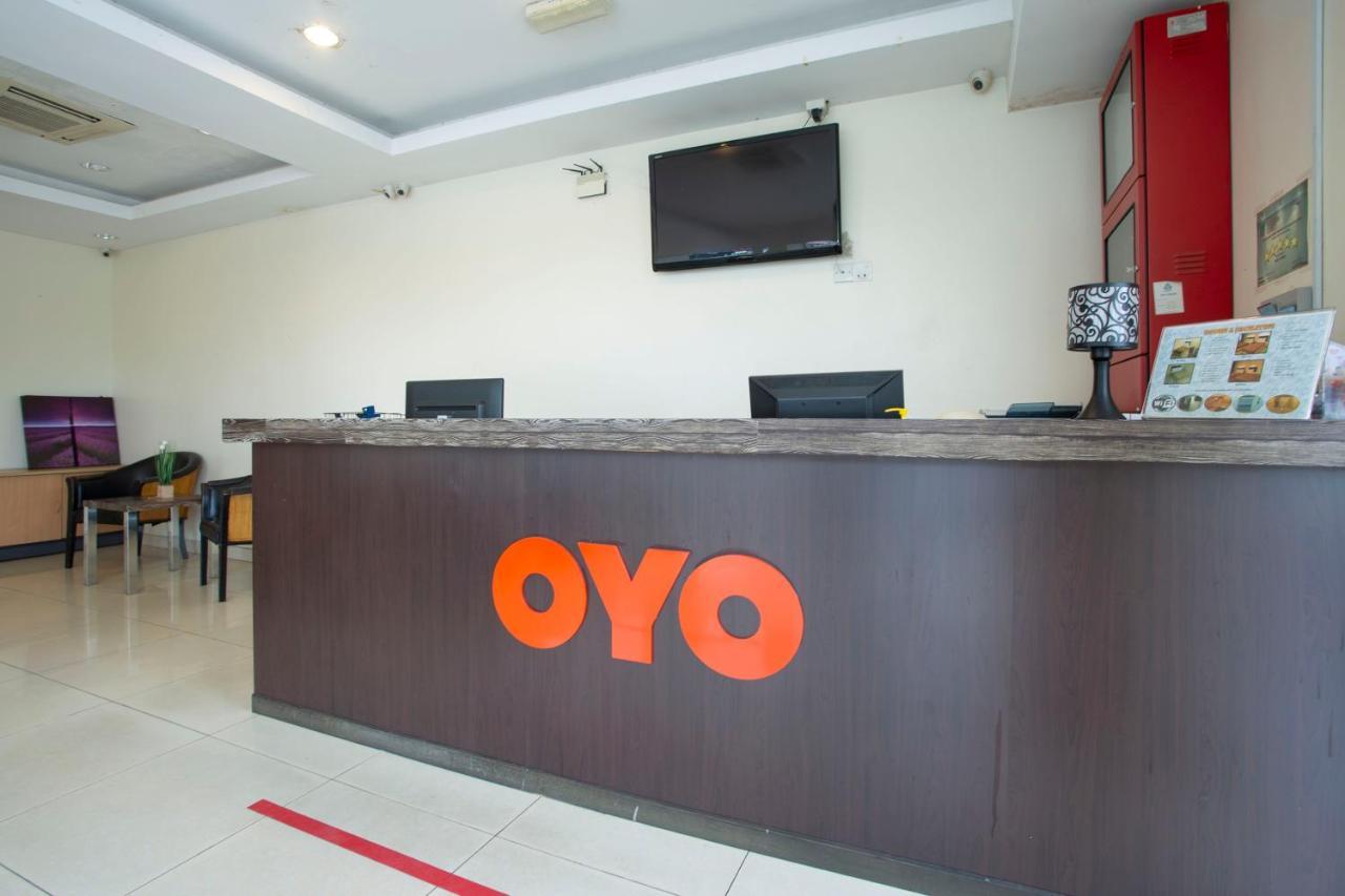 Oyo 89966 Green World Hotel @ Seri Putra Kajang Zewnętrze zdjęcie