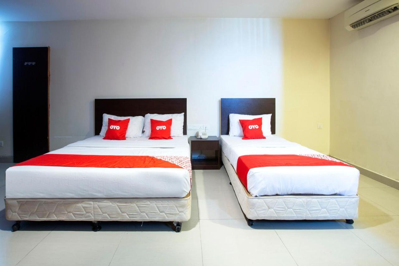 Oyo 89966 Green World Hotel @ Seri Putra Kajang Zewnętrze zdjęcie