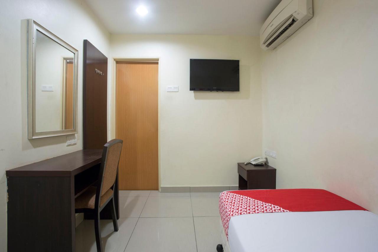 Oyo 89966 Green World Hotel @ Seri Putra Kajang Zewnętrze zdjęcie